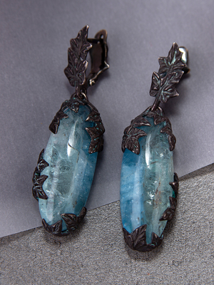 Custom made: Watcher in the Water - Ivy earrings with aquamarine in blackened silver 