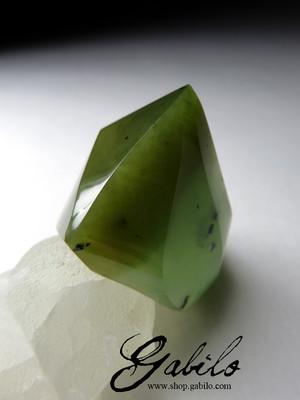 Ring of solid polychrome jade