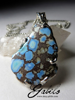 Pendant with turquoise