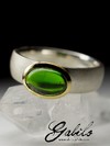 Ring with chrome diopside