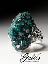 Ring with crystals of dioptase