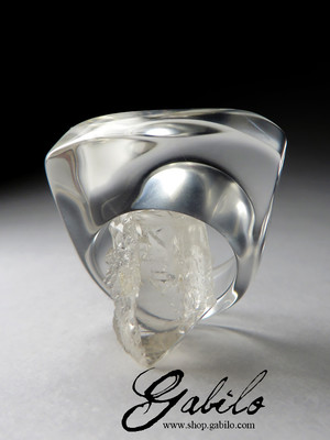 One-piece rhinestone ring