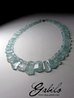 Necklace from aquamarine