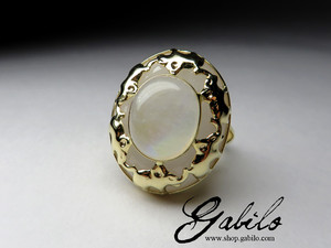 Gold ring with moonstone
