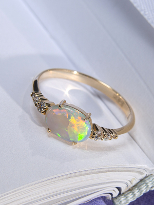 Australian opal 14k gold ring with diamonds