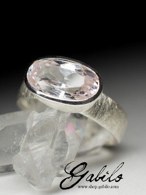 Silver ring with kunzite