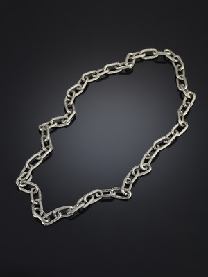 Decoration from the Large Steel Chain One Row