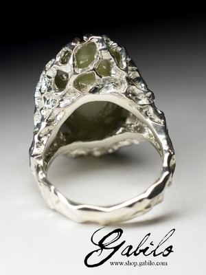 Ring with jade cat's eye