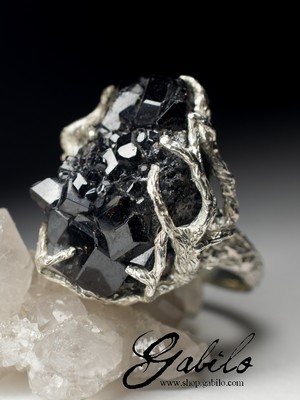 Silver ring with melanite