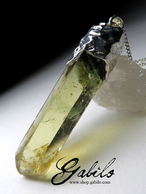 Pendant with natural citrine