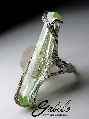 Ring with beryl heliodor