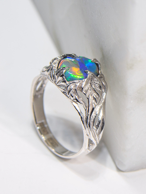 Fantastic flower - Opal white gold ring