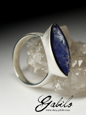 Silver ring with tanzanite