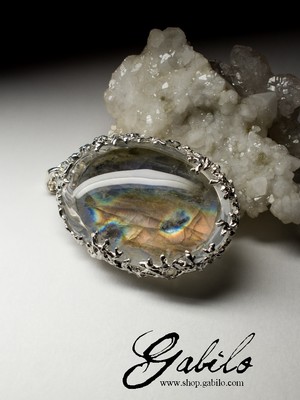 Silver pendant with quartz and labrador quartz