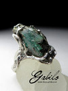 Ring with crystal emerald