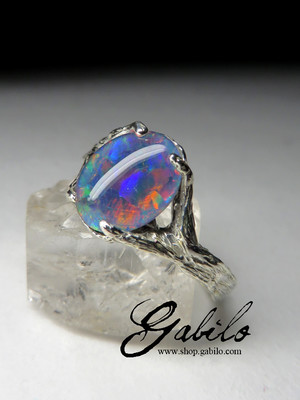 Ring with triplet of opal in silver