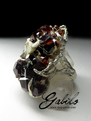Ring with spessartine in silver