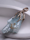 Aquamarine spray crystal gold pendant