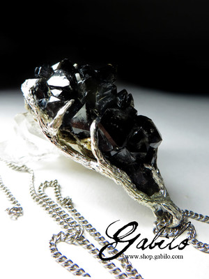 Silver pendant with morion crystals