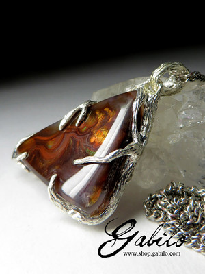 Pendant with fire agate in silver