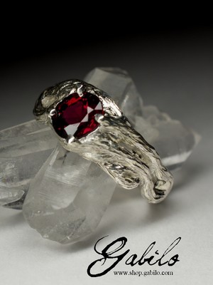 Silver ring with spinel