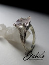 Gold ring with Morganite