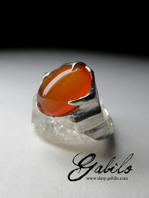 Ring with carnelian in silver