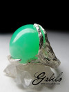 Silver ring with chrysoprase