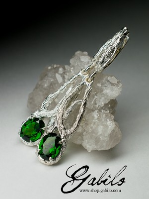 Silver earrings with chrome diopside