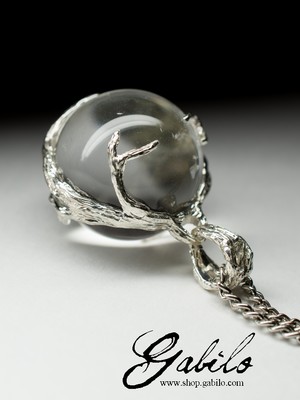 Silver pendant with a bowl of rock crystal