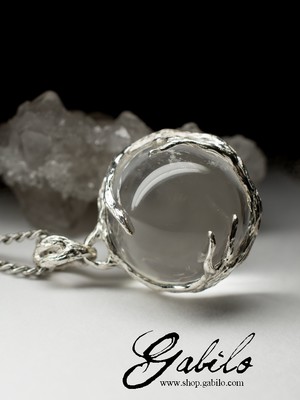 Silver pendant with a bowl of rock crystal