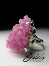 Large ring with cobaltocalcite