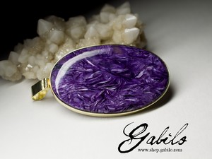 Gold Pendant with Charoite