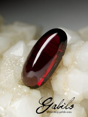 Red garnet Karelia 4.35 carats