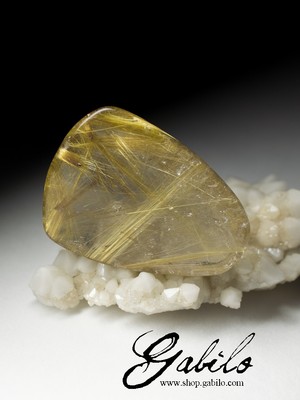 Large rutilated quartz 107.40 carat