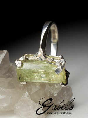 Heliodor crystal ring