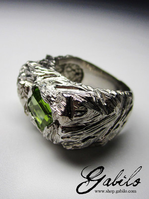 Peridot silver ring