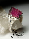 Ring with a crystal of polychrome tourmaline