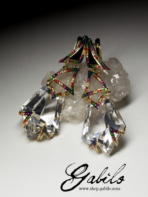 Earrings with rock crystal in gold and sapphires