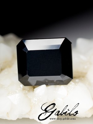 Black agate octagon 10 carat