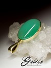 Gold pendant with chrysoprase