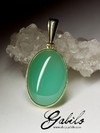 Gold pendant with chrysoprase