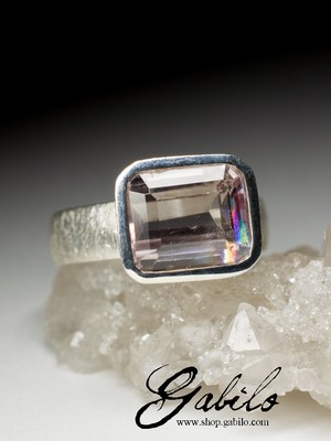 Ring with kunzite