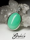 Silver pendant with chrysoprase