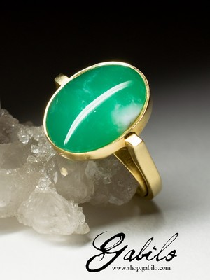 Silver ring with chrysoprase in gilding