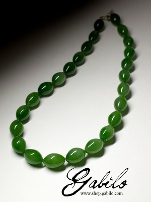 Beads from apple jade under the order