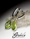 Earrings with chrysolite in silver