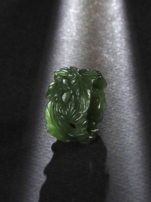 Green Jade ivy carved ring