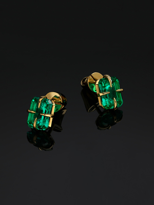 Green beryl and diamonds gold earrings