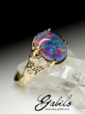 Triplet Opal and Diamonds Gold Ring